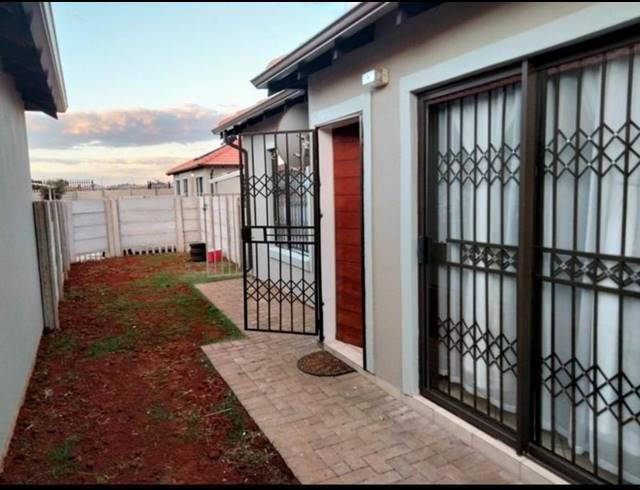 2 BEDROOM PROPERTY TO RENT IN ALLIANCE